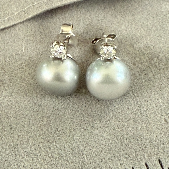 Silver Pearl and lab grown diamond earrings - Picture 3 of 5